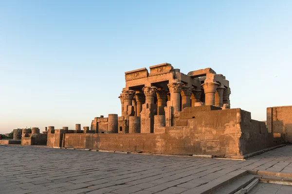 Tempel van Kom Ombo tijdens de Sunrise periode, Egypte — Stockfoto