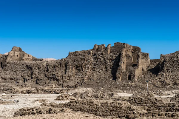 Medinet Habu (bårhus tempel av Ramses Iii), Västbanken av Luxor i Egypten — Stockfoto