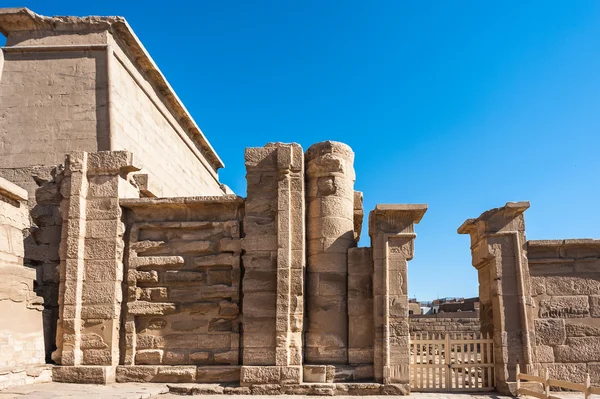 De Medinet Habu (mortuarium tempel van Ramses Iii), de westelijke oever van Luxor in Egypte — Stockfoto