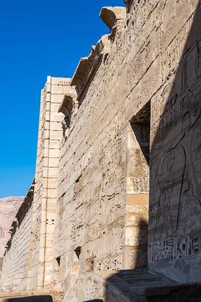 O Medinet Habu (Templo Mortuário de Ramsés III), Cisjordânia de Luxor no Egito — Fotografia de Stock