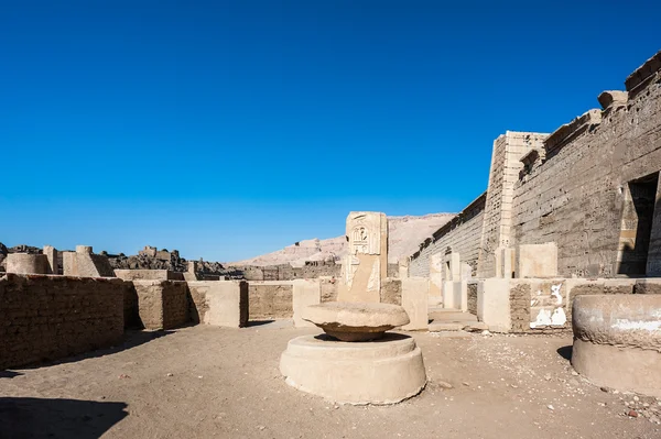 Der medinet habu (Totentempel der Ramses iii), Westufer von Luxor in Ägypten — Stockfoto