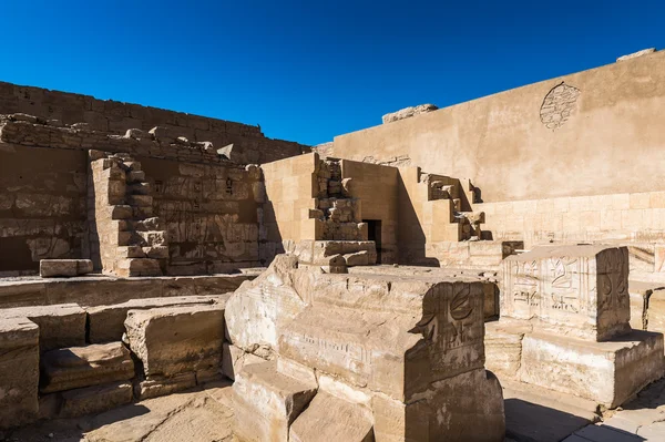 Der medinet habu (Totentempel der Ramses iii), Westufer von Luxor in Ägypten — Stockfoto