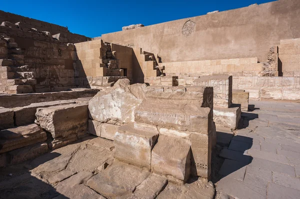 Medinet Habu (grobowej świątyni Ramzesa Iii), zachodnim brzegu w Luksorze w Egipcie — Zdjęcie stockowe