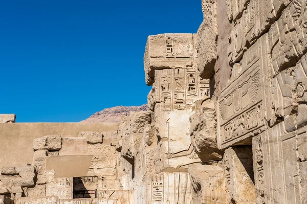 Medinet Habu (Ramses III:n ruumishuone), Luxorin Länsiranta Egyptissä — kuvapankkivalokuva
