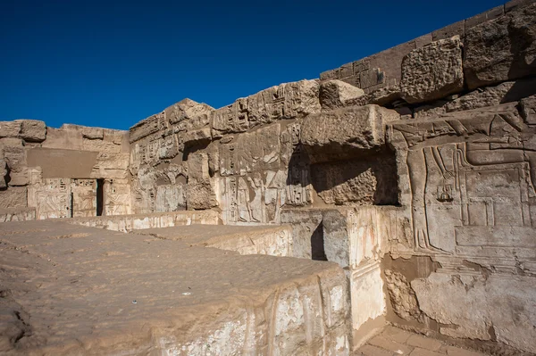 De Medinet Habu (mortuarium tempel van Ramses Iii), de westelijke oever van Luxor in Egypte — Stockfoto