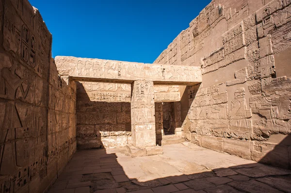 Medinet Habu (bårhus tempel av Ramses Iii), Västbanken av Luxor i Egypten — Stockfoto