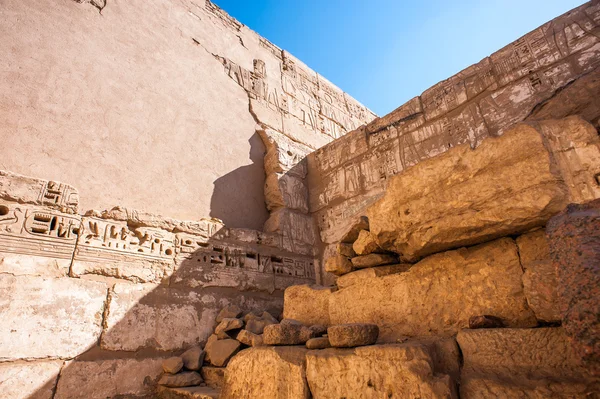 Medinet Habu (bårhus tempel av Ramses Iii), Västbanken av Luxor i Egypten — Stockfoto