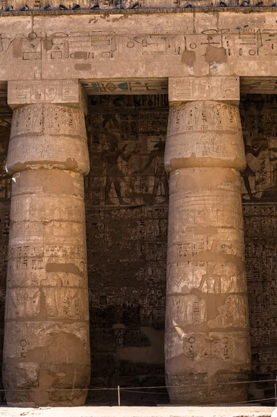 Le Medinet Habu (Temple mortuaire de Ramsès III), Cisjordanie de Louxor en Egypte — Photo