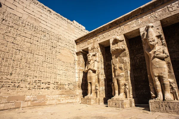 El Medinet Habu (Templo Mortuorio de Ramsés III), Cisjordania de Luxor en Egipto —  Fotos de Stock