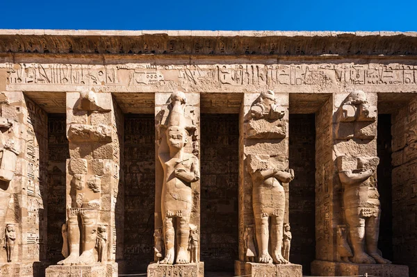 Le Medinet Habu (Temple mortuaire de Ramsès III), Cisjordanie de Louxor en Egypte — Photo