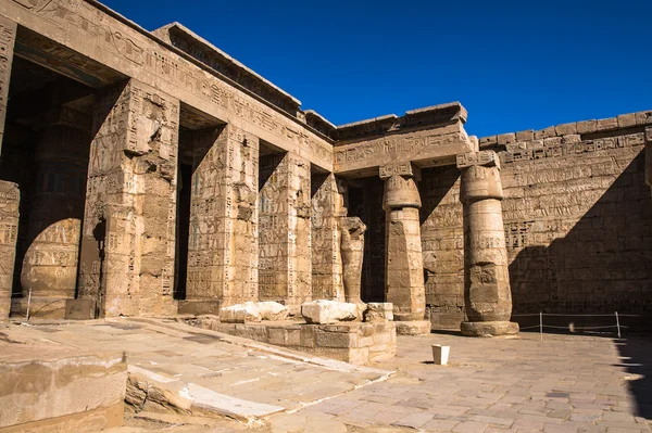 Medinet Habu (Templo Mortuorio de Ramsés III), Cisjordania de Luxor en Egipto —  Fotos de Stock