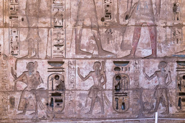 Medinet Habu (mortuarium tempel van Ramses Iii), de westelijke oever van Luxor in Egypte — Stockfoto