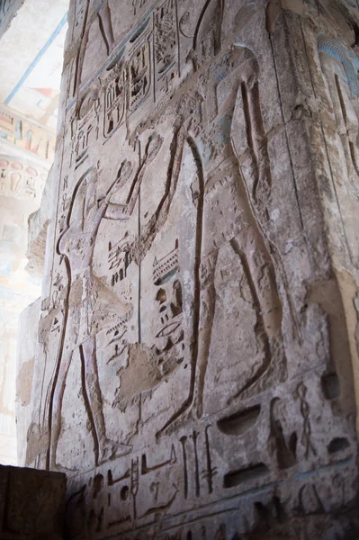 Medinet Habu (Templo Mortuorio de Ramsés III), Cisjordania de Luxor en Egipto —  Fotos de Stock