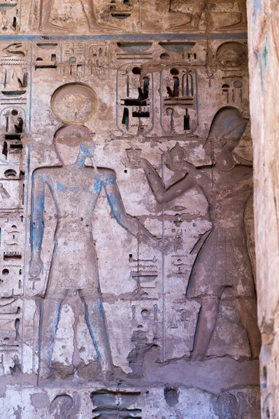 Мединет Хабу (покровитель Рамсеса III), Западный берег Луксора в Египте — стоковое фото
