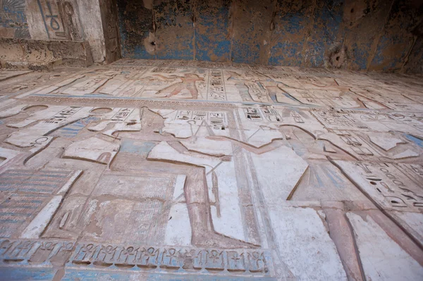 Medinet Habu (Temple mortuaire de Ramsès III), Cisjordanie de Louxor en Egypte — Photo