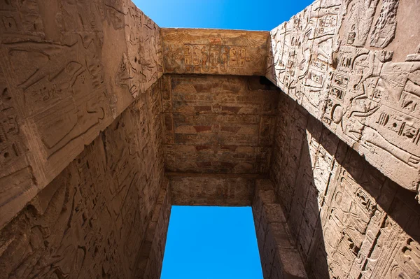 Medinet Habu (bårhus tempel av Ramses Iii), Västbanken av Luxor i Egypten — Stockfoto