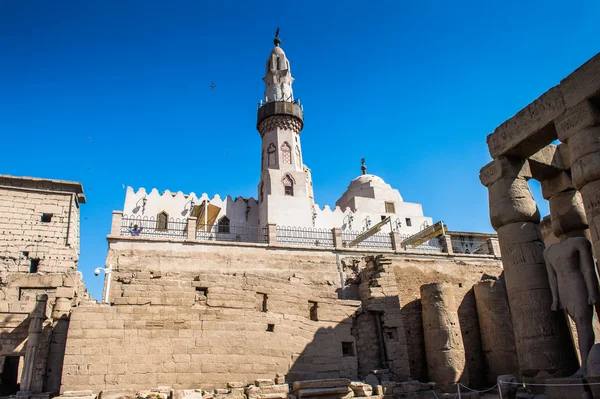 Luxor chrám, východním břehu Nilu, Egypt — Stock fotografie