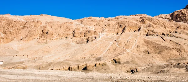 Parte del templo mortuorio de Hatshepsut, orilla occidental del Nilo —  Fotos de Stock