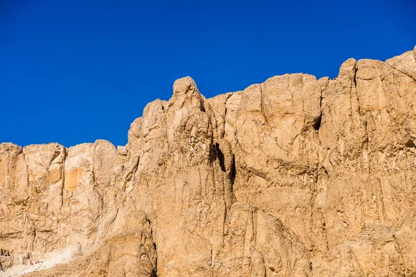 Parte del templo mortuorio de Hatshepsut, orilla occidental del Nilo — Foto de Stock