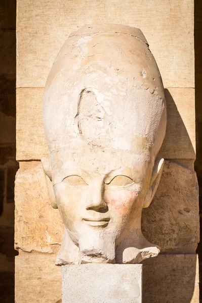 Part of the Mortuary temple of Hatshepsut, Western Bank of the Nile — Stock Photo, Image