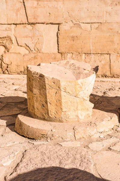 Teil des Totentempels der Hatschepsut, Westufer des Nils — Stockfoto