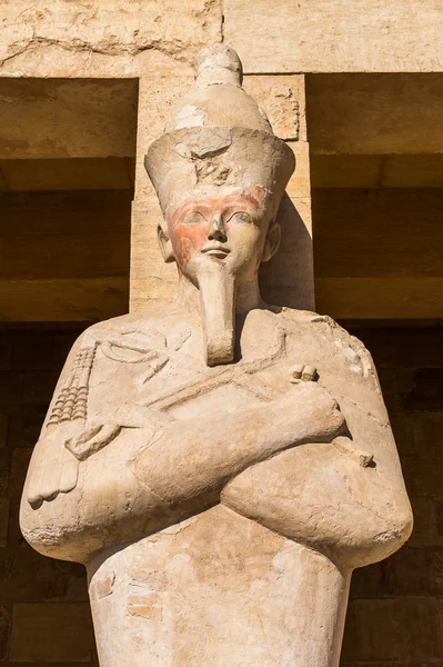 Del av bårhus temple of Hatshepsut, västra stranden av Nilen — Stockfoto