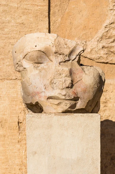 Része a Halotti temploma Hatsepszut, nyugati partján, a Nílus — Stock Fotó