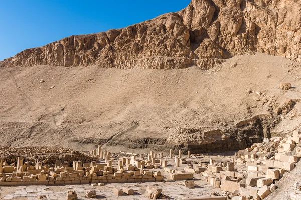 Part of the Mortuary temple of Hatshepsut,  Western Bank of the Nile — Stock Photo, Image