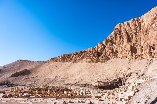 Parte del templo mortuorio de Hatshepsut, orilla occidental del Nilo —  Fotos de Stock