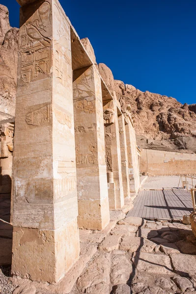 Part of the Mortuary temple of Hatshepsut,  Western Bank of the Nile — Stock Photo, Image