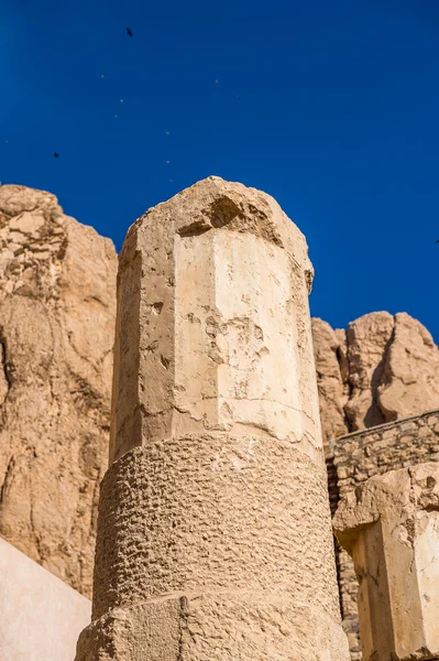 Part of the Mortuary temple of Hatshepsut,  Western Bank of the Nile — Stock Photo, Image