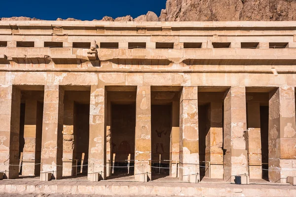 Part of the Mortuary temple of Hatshepsut,  Western Bank of the Nile — Stock Photo, Image