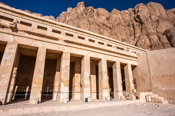 Part of the Mortuary temple of Hatshepsut,  Western Bank of the Nile — Stock Photo, Image