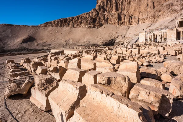 Part of the Mortuary temple of Hatshepsut,  Western Bank of the Nile — Stock Photo, Image