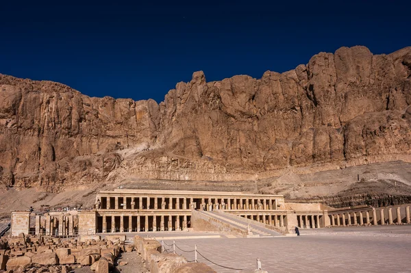 Part of the Mortuary temple of Hatshepsut,  Western Bank of the Nile — Stock Photo, Image