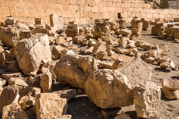 Parte del templo mortuorio de Hatshepsut, orilla occidental del Nilo —  Fotos de Stock