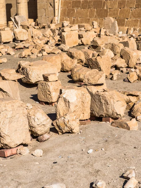 Part of the Mortuary temple of Hatshepsut, Western Bank of the Nile — Stock Photo, Image