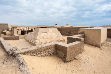 Djoser, Mısır Piramidi