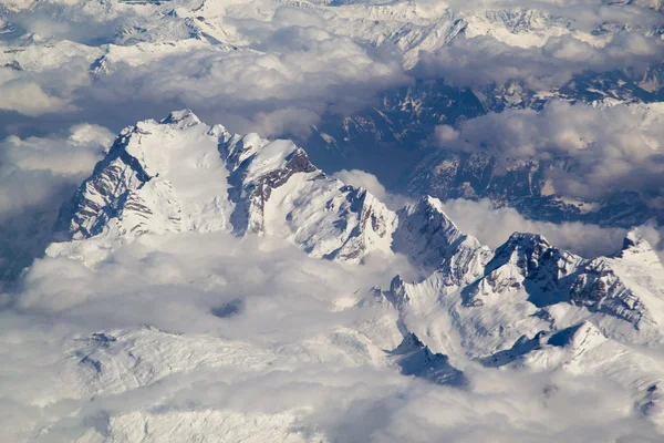 Schöne Aussicht auf die Schweizer Alpen — Stockfoto