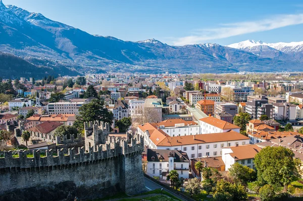 Arkitektur i Bellinzona, Schweiz - Stock-foto