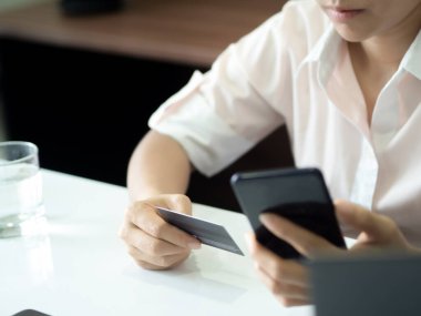 Online alışveriş ve e-ticaret çevrimiçi işlemler
