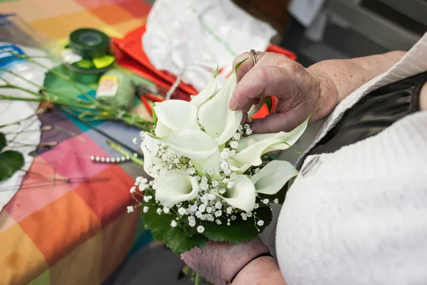 Fiorista Preparare Bouquet — Foto Stock