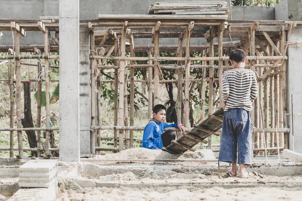 Nşaat Alanlarında Çalışan Çocuklar Fakir Çocuklar Yoksulluk Çocuk Işçi Çalıştırma — Stok fotoğraf
