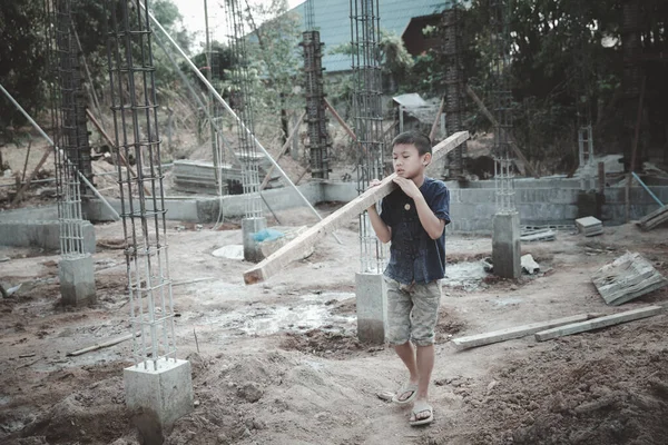 Nşaat Alanında Çalışan Çocuklar Çocuk Işçi Kavramına Karşı Dünya Günü — Stok fotoğraf