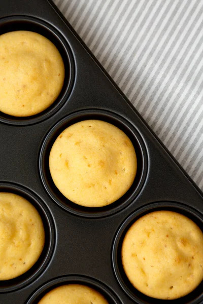 Zelfgemaakte Maïsbroodmuffins Bovenaanzicht Vlakke Ligplaats Van Boven Boven — Stockfoto