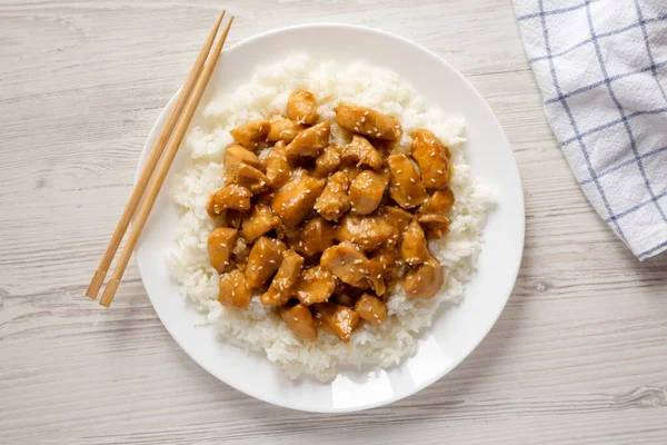 Frango Laranja Caseiro Com Arroz Branco Uma Placa Branca Uma — Fotografia de Stock