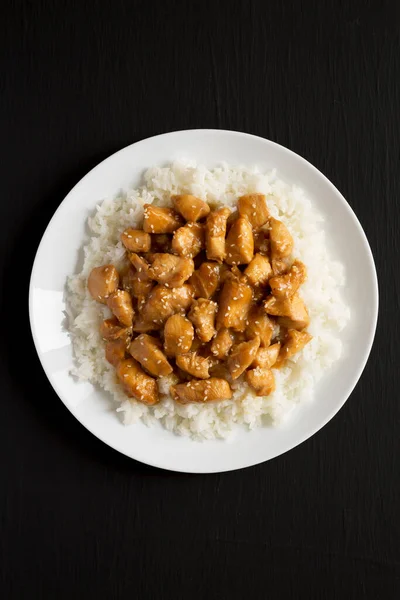 Frango Laranja Caseiro Com Arroz Branco Uma Placa Branca Uma — Fotografia de Stock