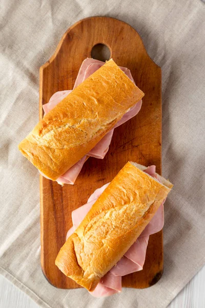 Homemade Parisian Jambon Beurre Sandwich Сільській Дерев Яній Дошці Плоть — стокове фото