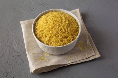 Çiğ Filini Vermicelles Pişirmeye Hazır. 