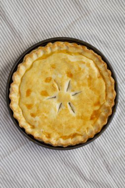 Tavuklu börek, en iyi manzara. Dümdüz, tepeden, yukarıdan. 